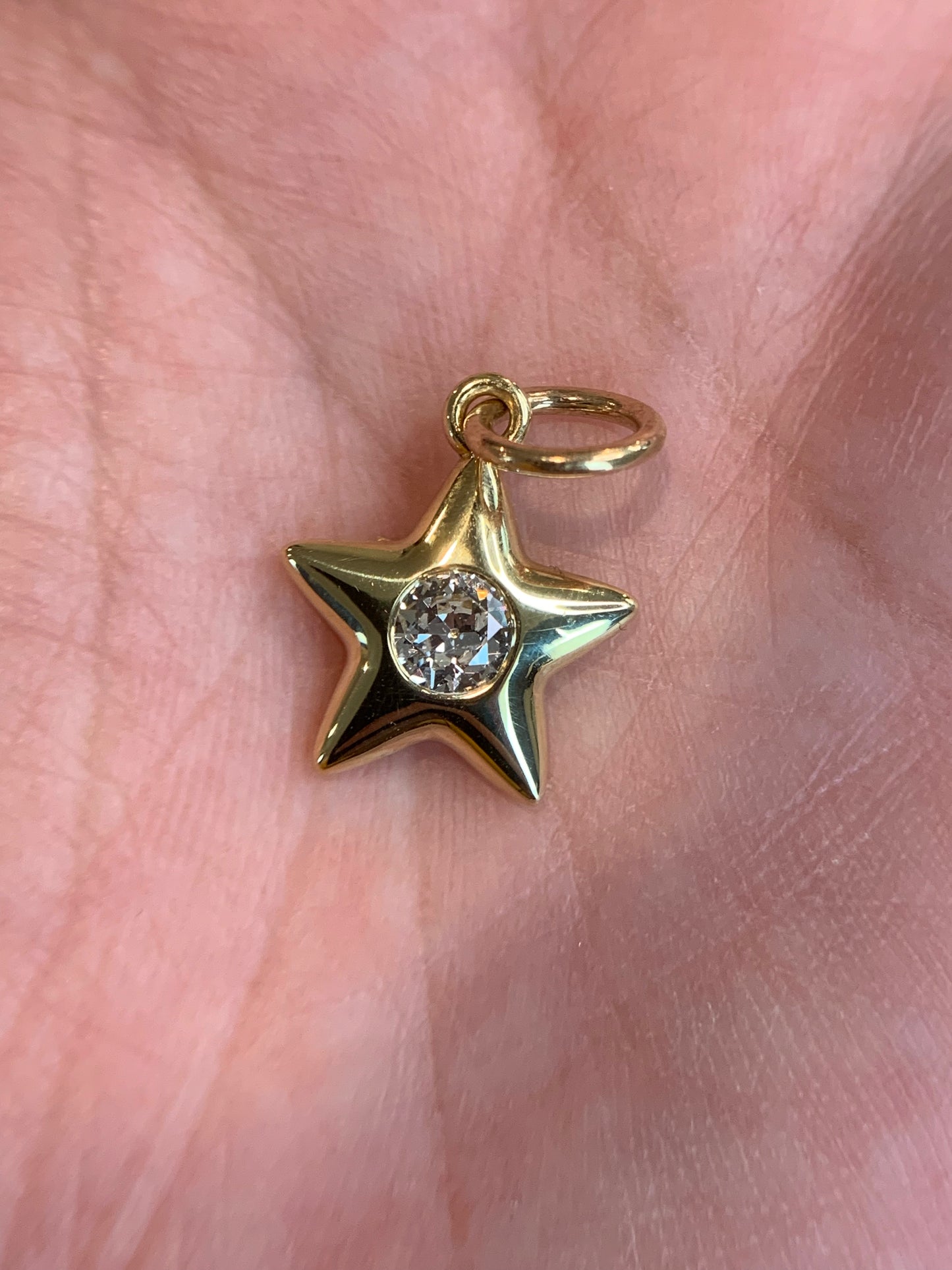 Barbara G. custom order - Star M. 0.40ct "A Darker Shade of Magic" OEC in 18k yellow gold Little Star- shiny finish