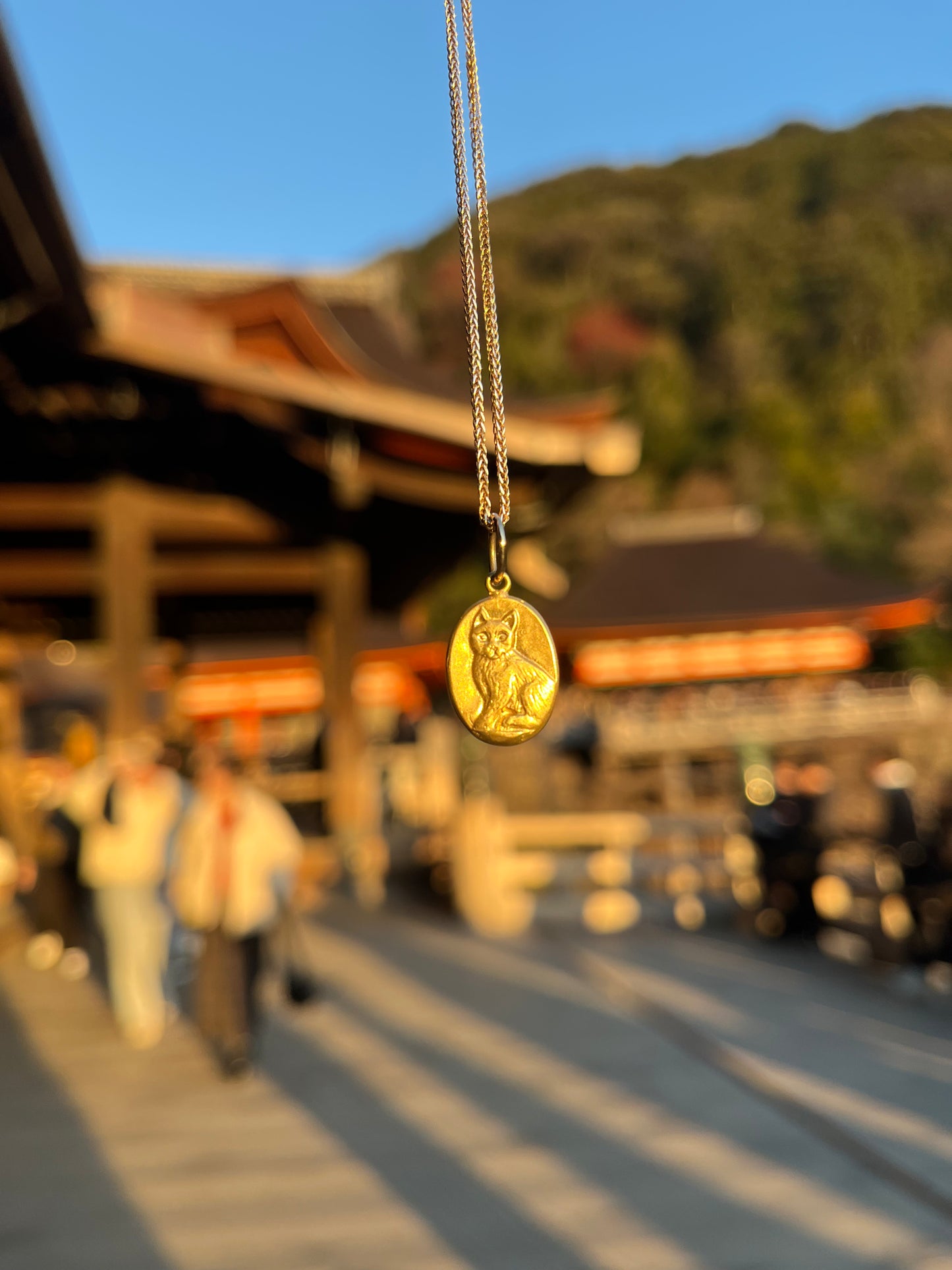 14k or 18k gold Neko Medallion (Made to Order)