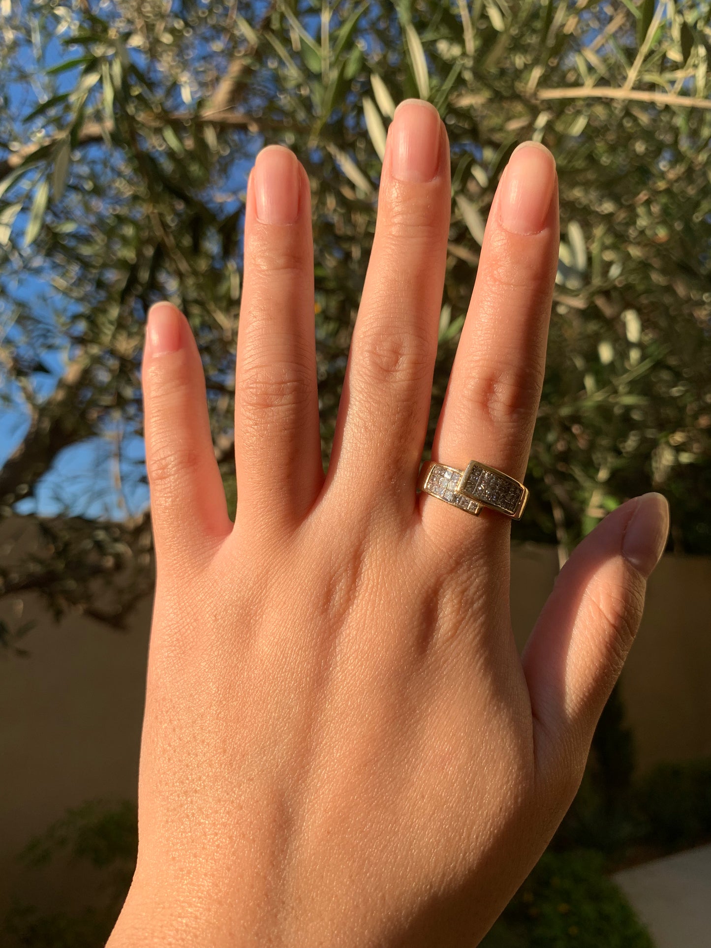 "Breakfast club" 14K vintage invisible set princess cut diamond ring (vintage, only one available)