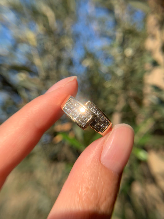 "Breakfast club" 14K vintage invisible set princess cut diamond ring (vintage, only one available)