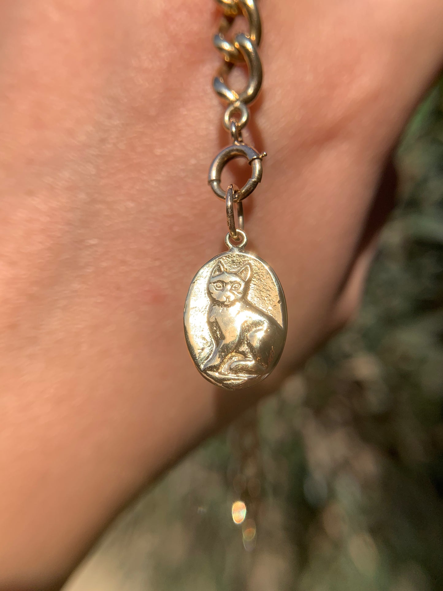 14k or 18k gold Neko Medallion (Made to Order)