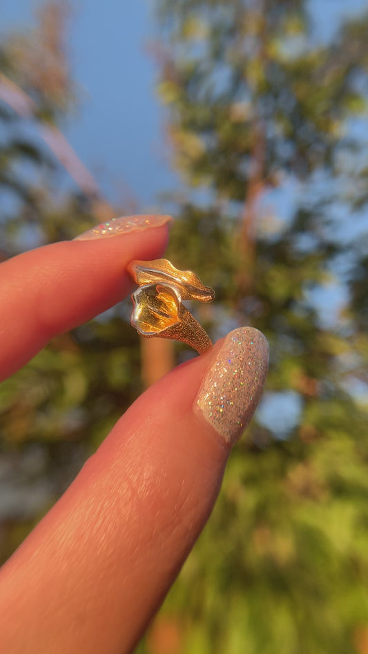 "Chalice" 22k figural calla lily ring (vintage, only one available)