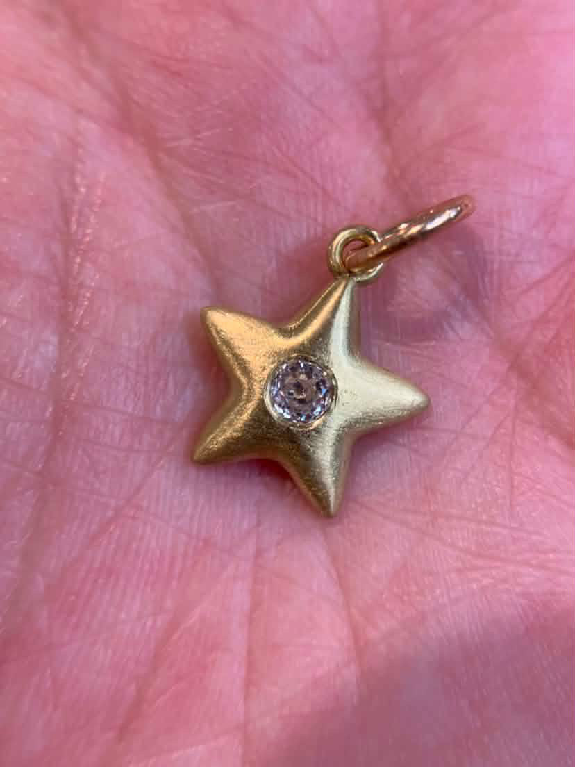 Courtney P. custom order - Star 0. 0.20ct "Alice's Adventures in Wonderland" K-M OMC in 18k yellow gold Little Star- matte finish