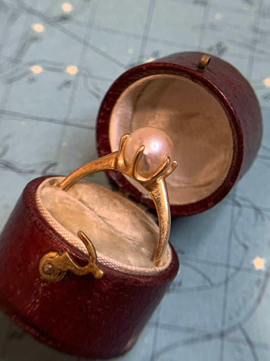 14k "Siren" pearl ring in yellow gold (vintage, only one available)