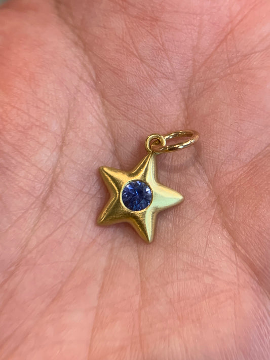 Corinne T. custom order - Star 10. 0.39ct "The Little Prince" blue sapphire in 18k yellow gold Little Star- matte finish