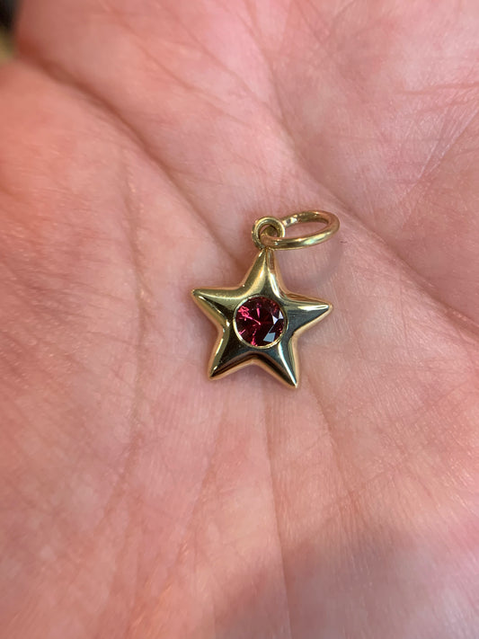 Mariana G. custom order - Star 52. 0.48ct "Mystic Falls" garnet in 18k yellow gold Little Star- shiny finish