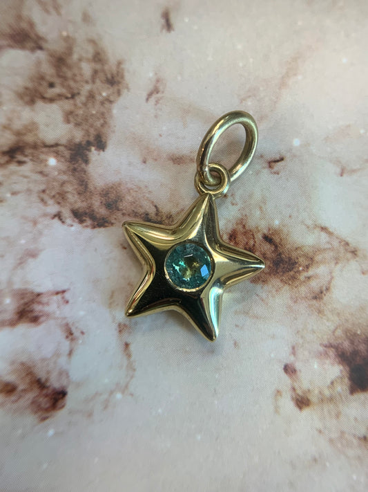 Margaux R. custom order - star 16. 0.20ct "Mist and Fury" emerald in 18k yellow gold Little Star- shiny finish