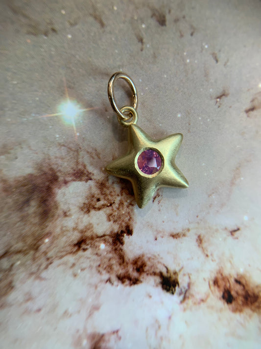 Mallory S custom order - Star 28. 0.26ct "Emma" opalescent pink sapphire in 18k yellow gold Little Star- matte finish