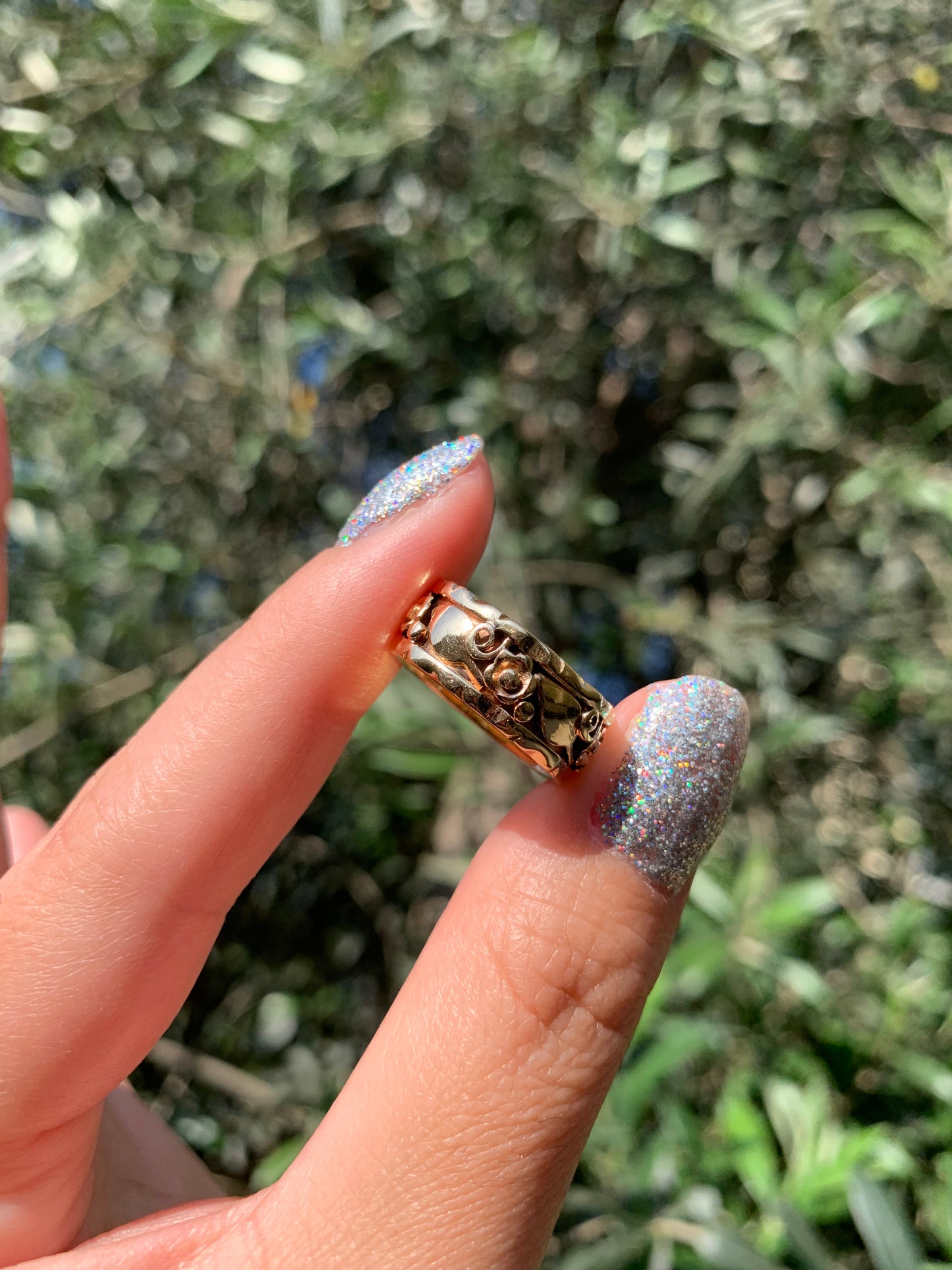 14k "Labyrinth" full eternity floral cigar band in yellow gold (vintage, only one available)