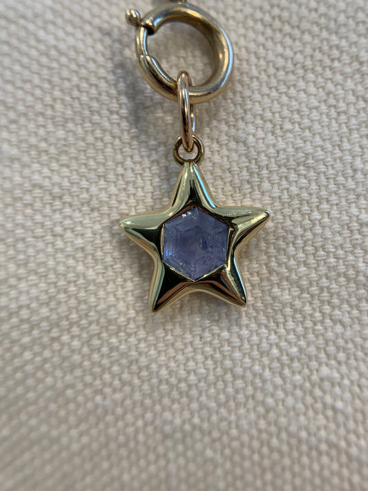 Chelsea custom order - D. 0.82ct Hex opalescent "Arwen" ice blue sapphire in a shiny finish 18k yellow gold Little Star